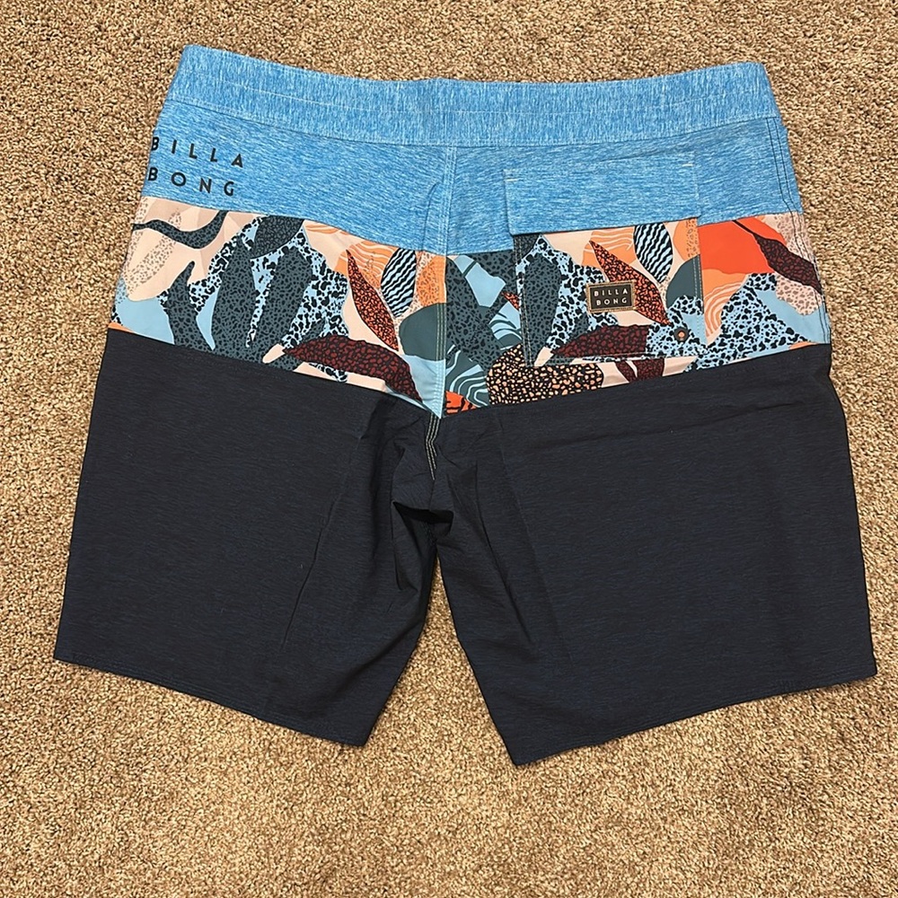 Billabong boardshorts - Picture 2 of 4